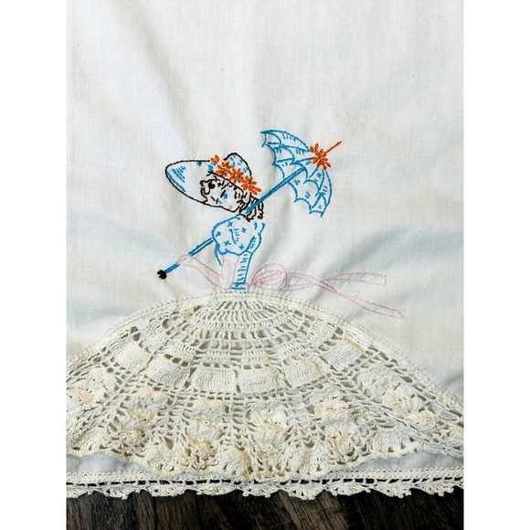 Vintage Handmade Girl With Umbrella Lace Dress Needlepoint Pillowcase 30" X 20" - Picture 3 of 7